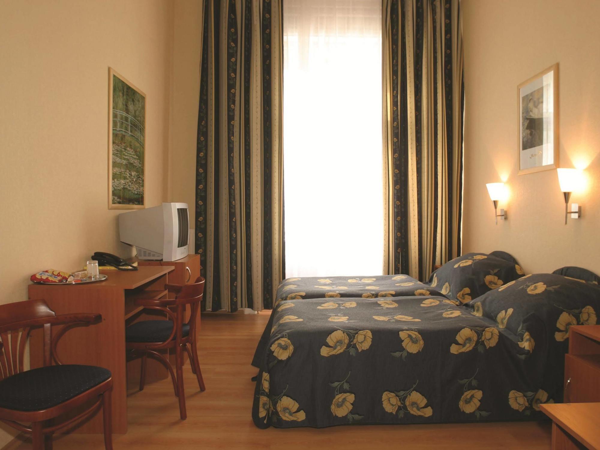 Hotel City Swing Budapest Luaran gambar